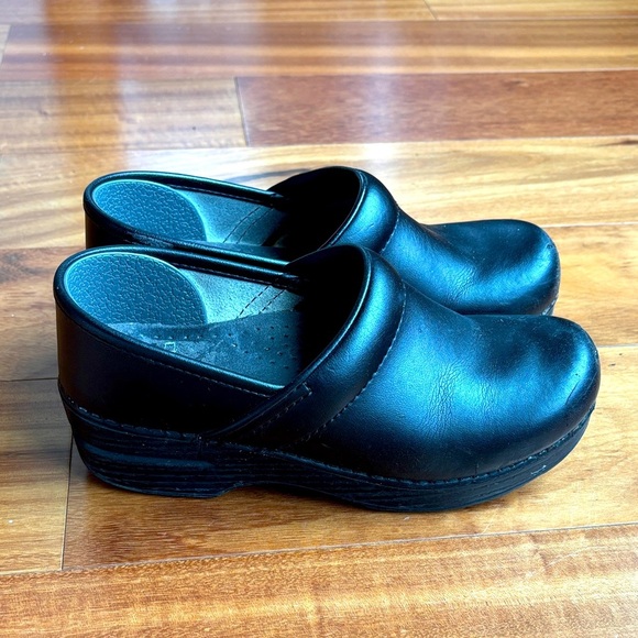 Dansko clogs - Picture 1 of 9